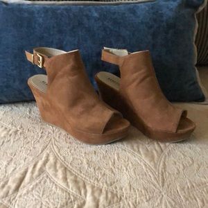 Ladies Kenneth Cole Shoes